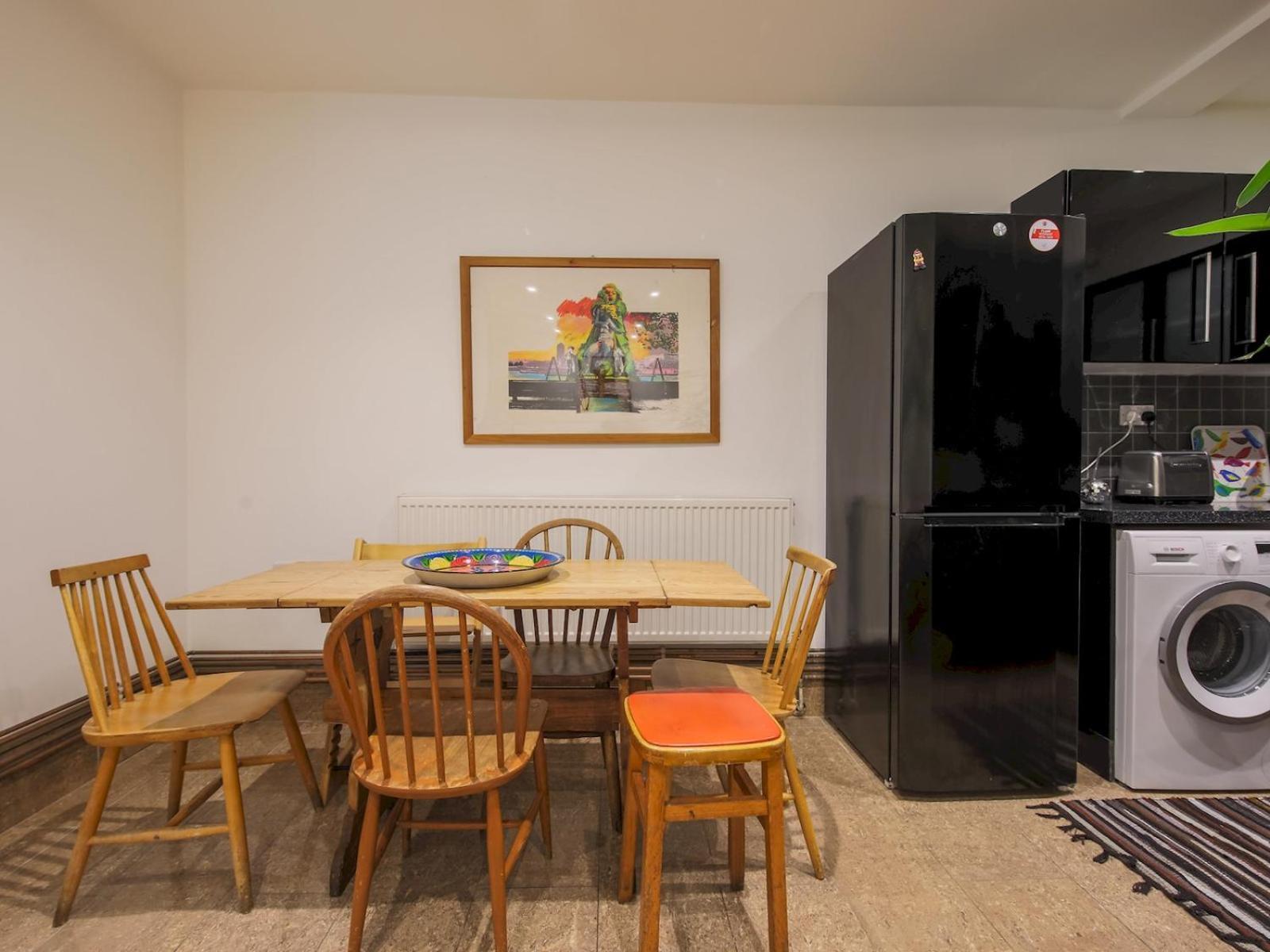 Pass The Keys Stylish Flat - 20 Mins From Apartamento *